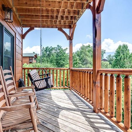 Gatlinburg Cabin With Private Hot Tub By Staycating Ngoại thất bức ảnh