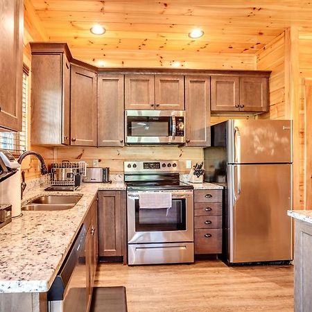 Gatlinburg Cabin With Private Hot Tub By Staycating Ngoại thất bức ảnh