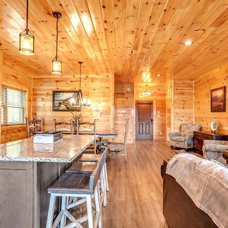 Gatlinburg Cabin With Private Hot Tub By Staycating Ngoại thất bức ảnh