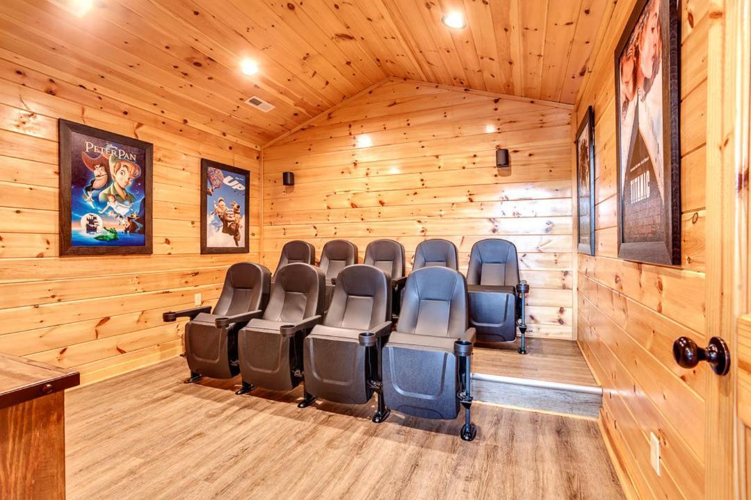 Gatlinburg Cabin With Private Hot Tub By Staycating Ngoại thất bức ảnh