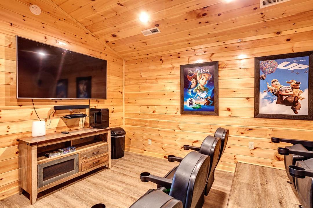 Gatlinburg Cabin With Private Hot Tub By Staycating Ngoại thất bức ảnh