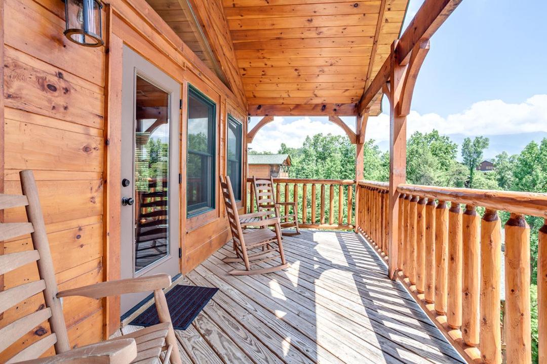 Gatlinburg Cabin With Private Hot Tub By Staycating Ngoại thất bức ảnh
