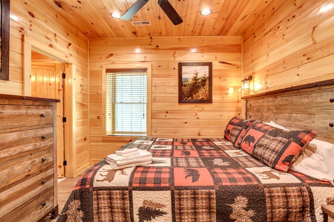 Gatlinburg Cabin With Private Hot Tub By Staycating Ngoại thất bức ảnh