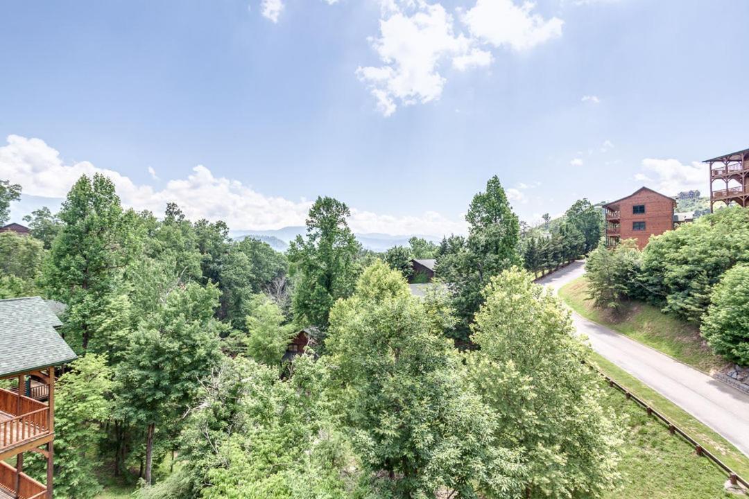 Gatlinburg Cabin With Private Hot Tub By Staycating Ngoại thất bức ảnh