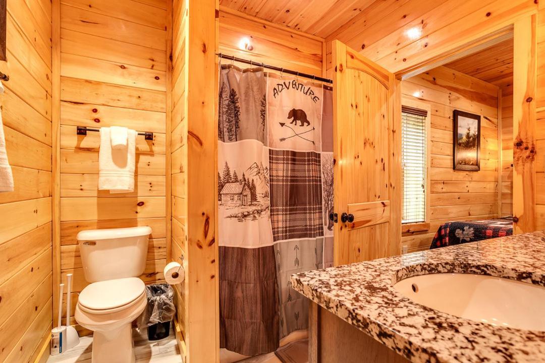 Gatlinburg Cabin With Private Hot Tub By Staycating Ngoại thất bức ảnh