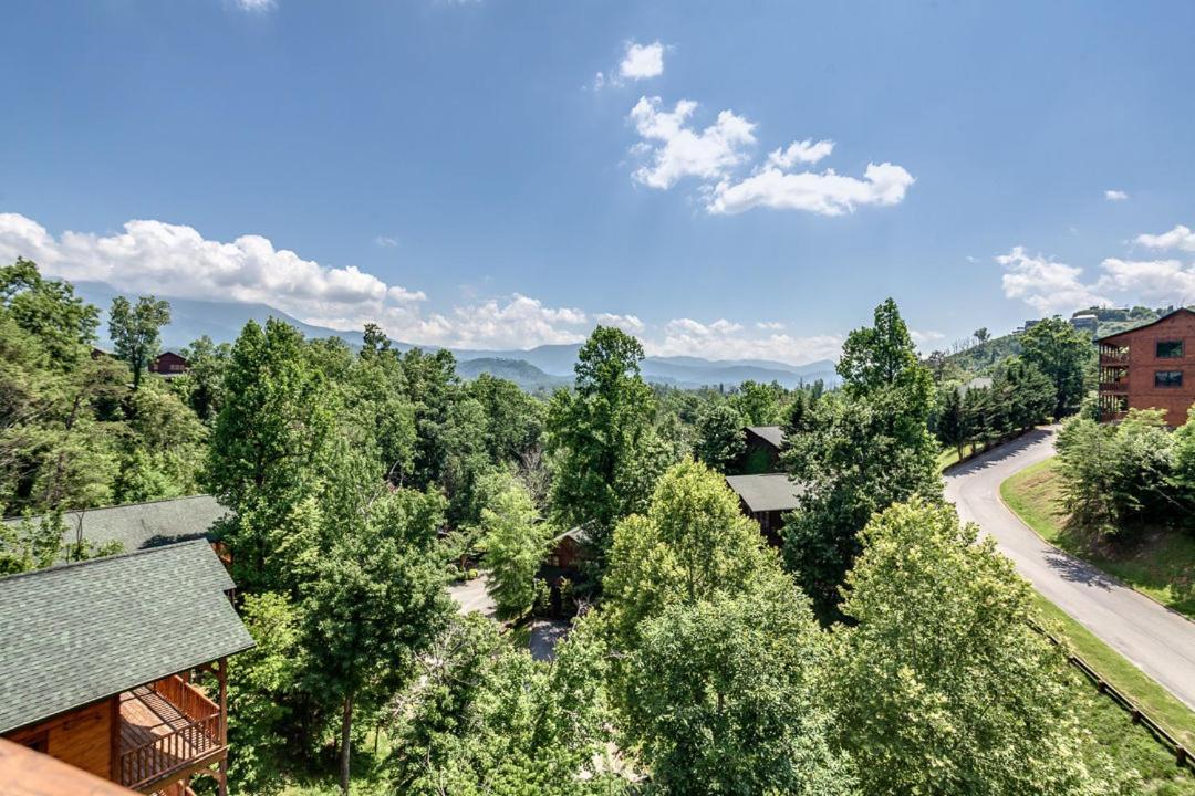 Gatlinburg Cabin With Private Hot Tub By Staycating Ngoại thất bức ảnh